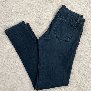 AKIRA Chicago dark wash jeans Size 5 EUC